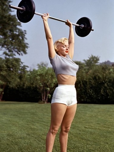 Marilyn monroe lifting weights - marilyn,