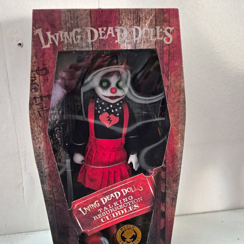 Living dead dolls - living,