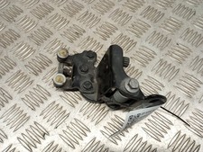 FORD TRANSIT MK9 2020-2023 LEFT SLIDING SIDE DOOR RAIL ROLLER BRACKET (MIDDLE)