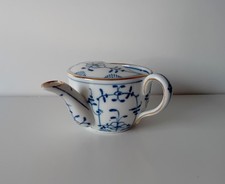 VINTAGE PORCELAIN PAP BOAT / INVALID FEEDER CUP - BLUE & WHITE LACE PATTERN