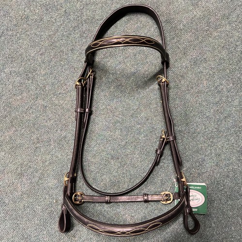 Hand showing bridle - showing,