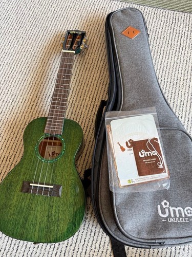 Uma 20sc ukulele with - bl,