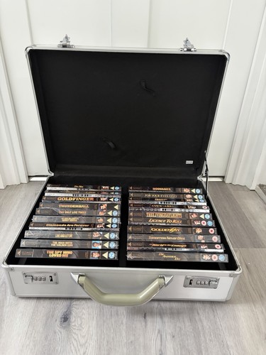 James bond ultimate dvd - james,