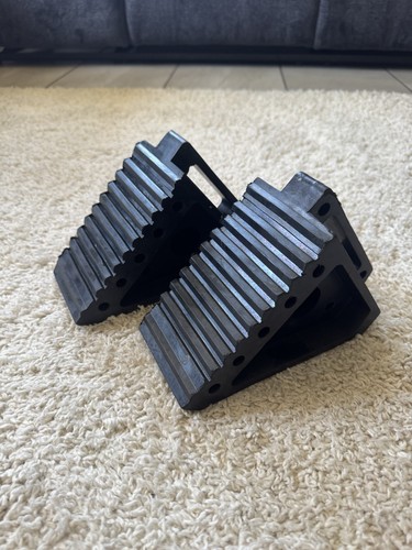 Heavy duty rubber wheel - wheel, chocks