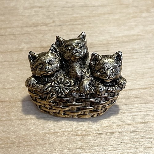 Vintage cat basket flower - vintage,