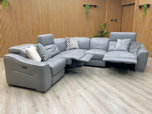 Furniture village xavier - village,
