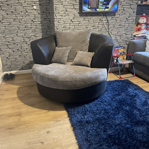 Love snuggle chair - chair,