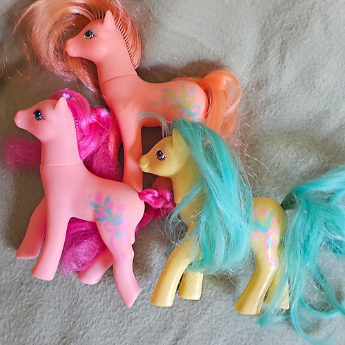 Little pony figure - little,