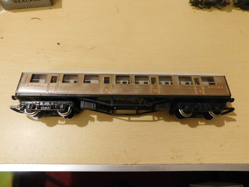 Hornby composite coach in - hornby,