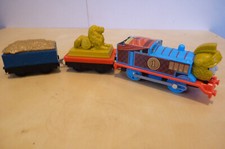 ARMOURED THOMAS +2 Trucks. TrackMaster Revolution Motorized TESTED. P+P DISCOUNT