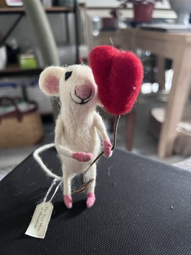 Sew heart felt mouse with - sew,