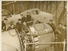 SHORT STIRLING ENGINE - Original Aircraft photo