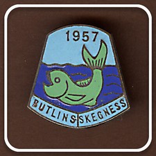 BUTLINS ORIGINAL SKEGNESS 1957 GREEN AND BLUE LABELS ENAMEL BADGE