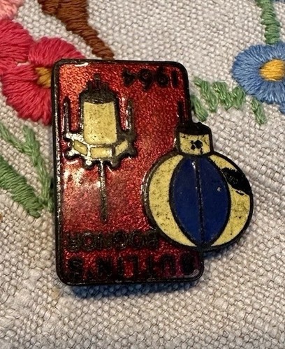 Butlins bognor enamelled - butlins, pin