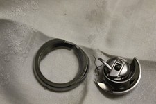 Singer Sewing Machine NL-J : Bobbin and casing