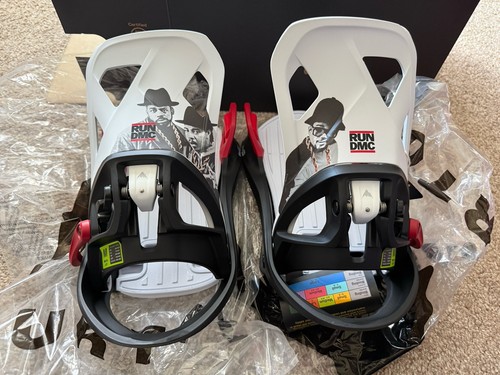 Burton snowboard run - x, dmc