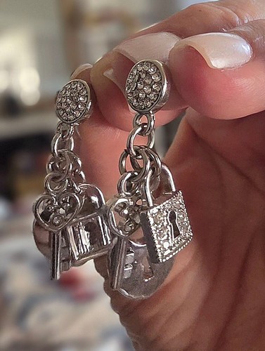 Pairs silver tone - 2, gold-tone