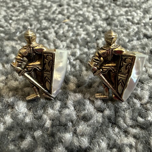 Stunning vintage knight - stunning,