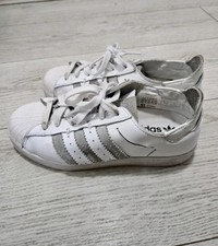 Adidas Minimalist w/Grey stripes, Size 6 (Pre-loved)