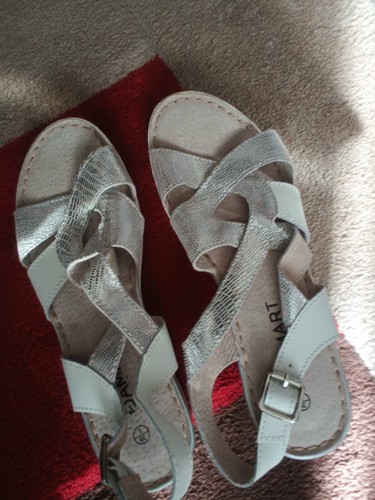 Pretty new sandals size - new,