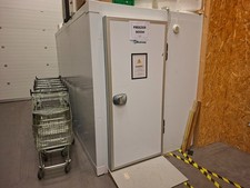 Walk-in freezer room cold storage