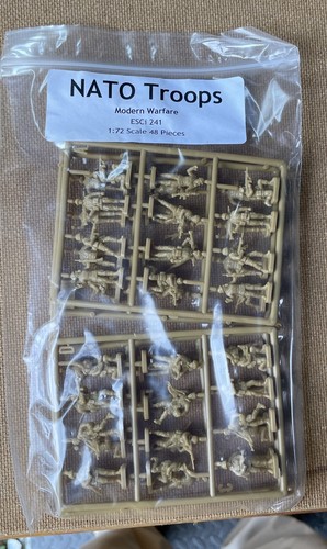 Esci 241 nato troops - troops, 1:72