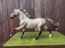 Breyer 'Stoneleigh Surprise'