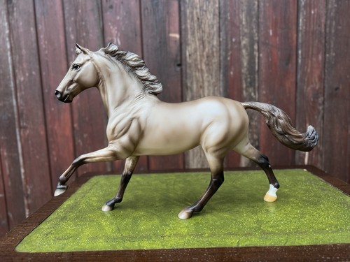 Breyer stoneleigh surprise - 'stoneleigh, surprise'