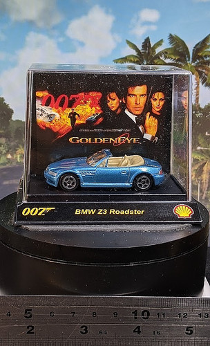 Vintage james bond goldeneye - james,
