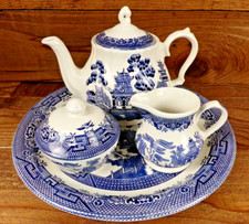 Royal Wessex and Churchill Matching style Tea Pot serving set 4 pieces, 2 lids