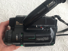 Sony Handycam Video 8 CCD-TR75E  Camcorder