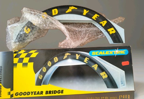 Scalextric goodyear foot - scalextric,