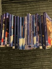 Mills & Boon Modern Romance x