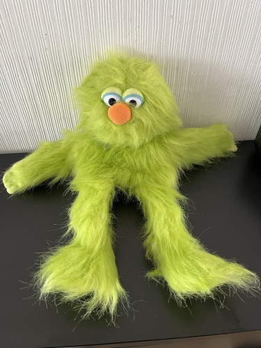 Silly puppets green - silly, fluffy