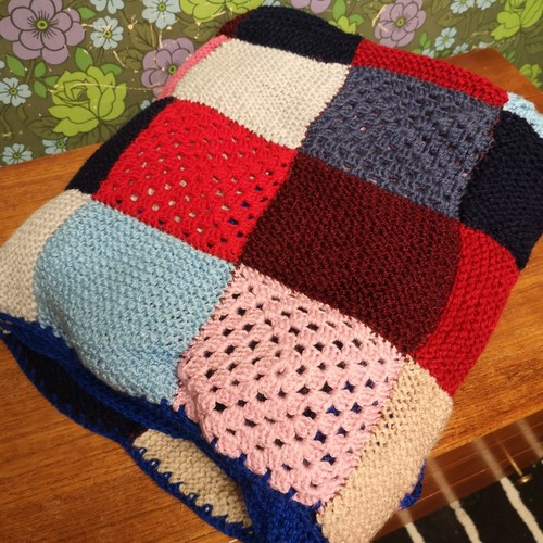 Vintage shabby blue - red, granny