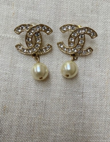 Authentic chanel crystal - chanel,