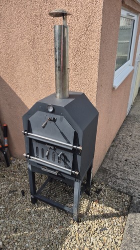 Outdoor wood fired - pizza, oven