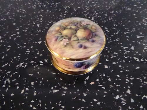Staffordshire falcon china - staffordshire,