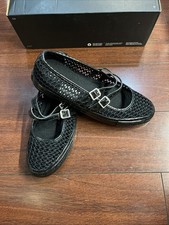 Womens 7 Converse Dainty Mary