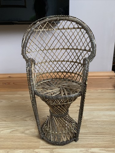 Vintage peacock wicker - vintage,