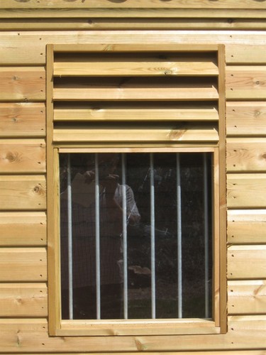 Stable window with perspex - , +