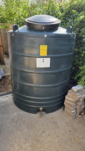 Bunded vertical oil tank - vertical,