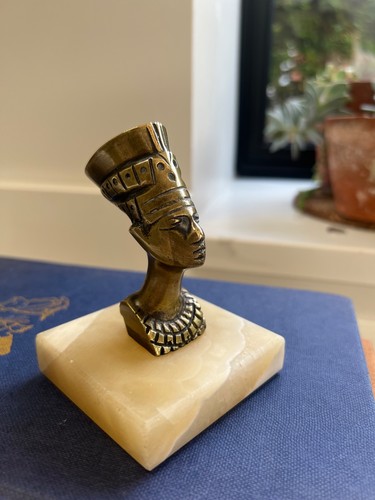 Nefertiti bronze bust onyx - nefertiti,