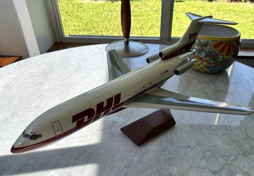 Executive display dhl - 1/70,