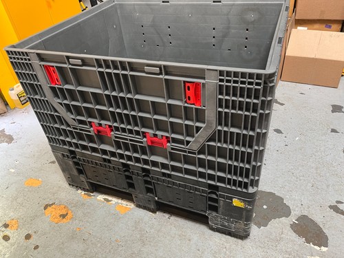 Used collapsible plastic - used,