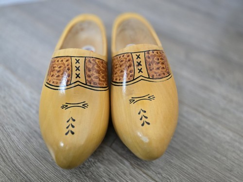 Vintage dutch wooden - vintage, yellow