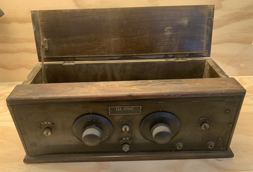 Antique globe radio 770 4 - globe, no.