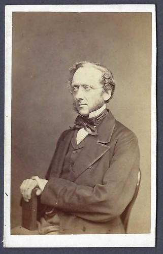 Portrait seated gentleman - portrait,