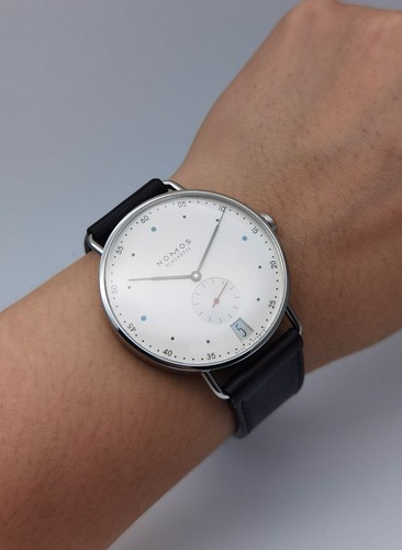 Nomos metro date hand wind - nomos,