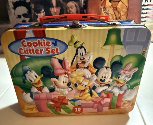 Disney cookie cutter tin - cookie,